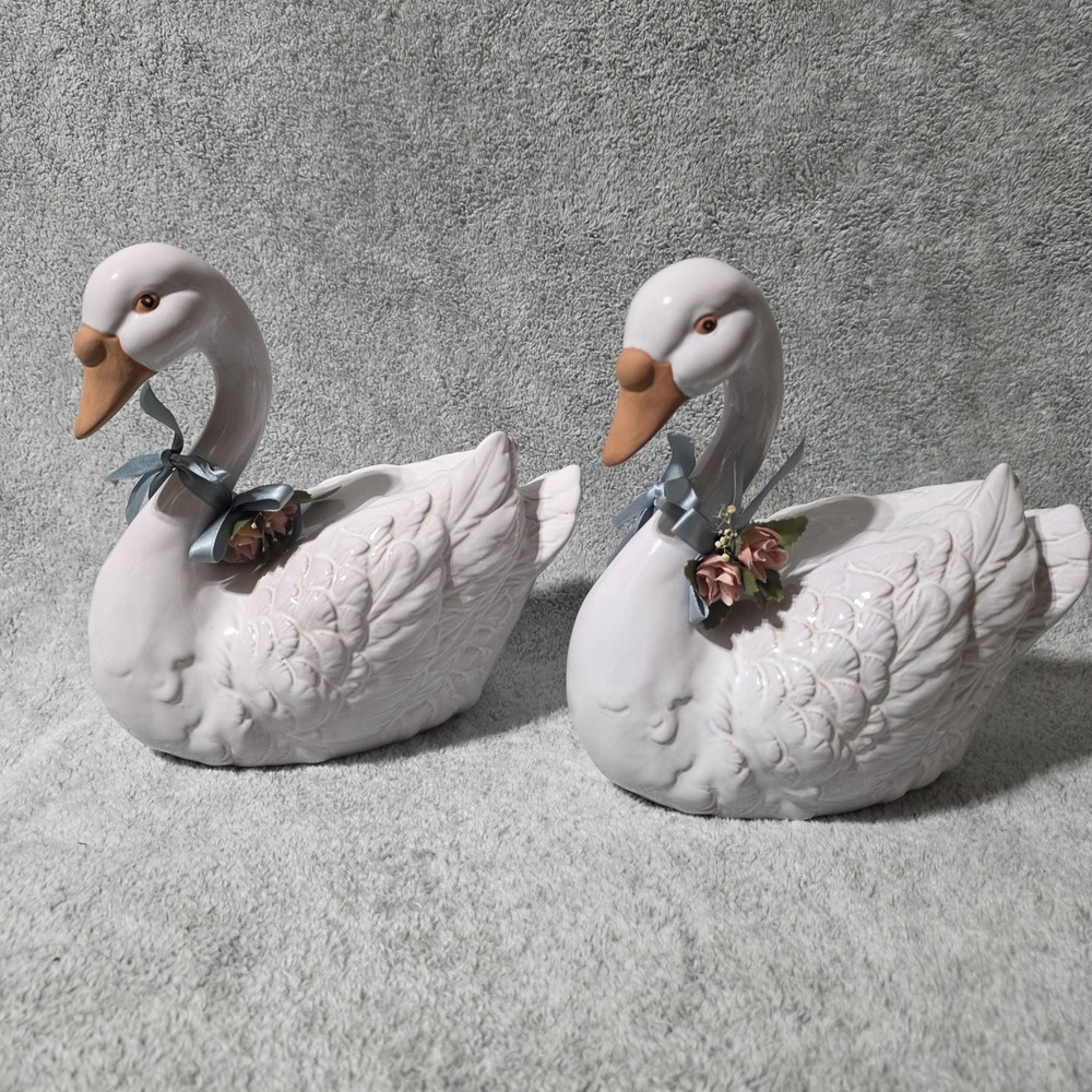 Vintage White Swans Set Of 2 With Flowers Country Cottage